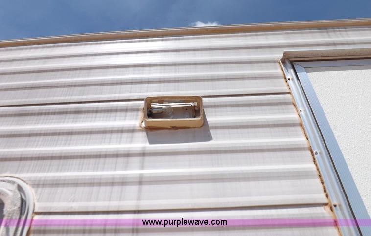 image for item H1789 2006 Gulfstream Cavalier camper