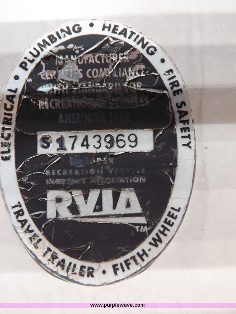 image for item H1789 2006 Gulfstream Cavalier camper