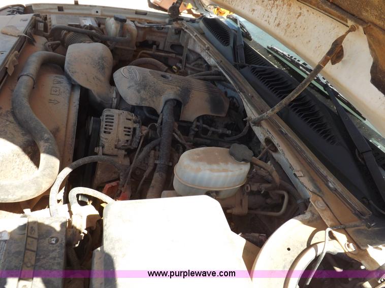 image for item H1795 2006 Chevrolet Silverado 2500HD utility truck