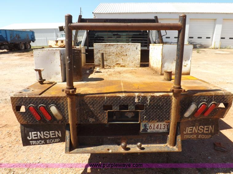 image for item H1795 2006 Chevrolet Silverado 2500HD utility truck