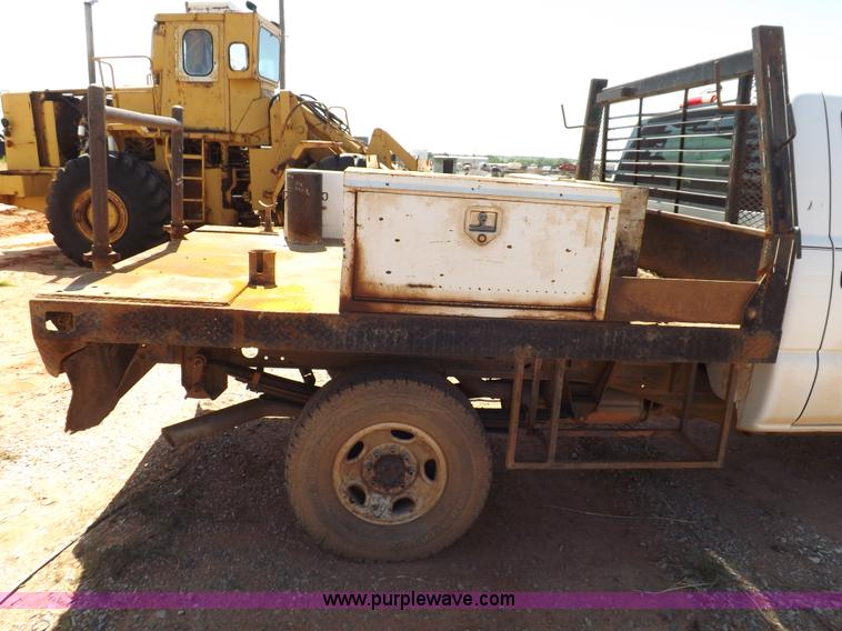 image for item H1795 2006 Chevrolet Silverado 2500HD utility truck