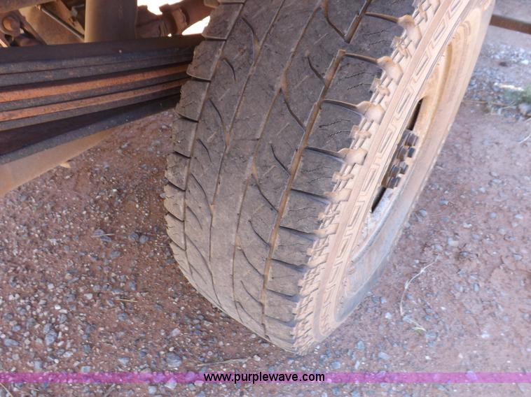 image for item H1795 2006 Chevrolet Silverado 2500HD utility truck