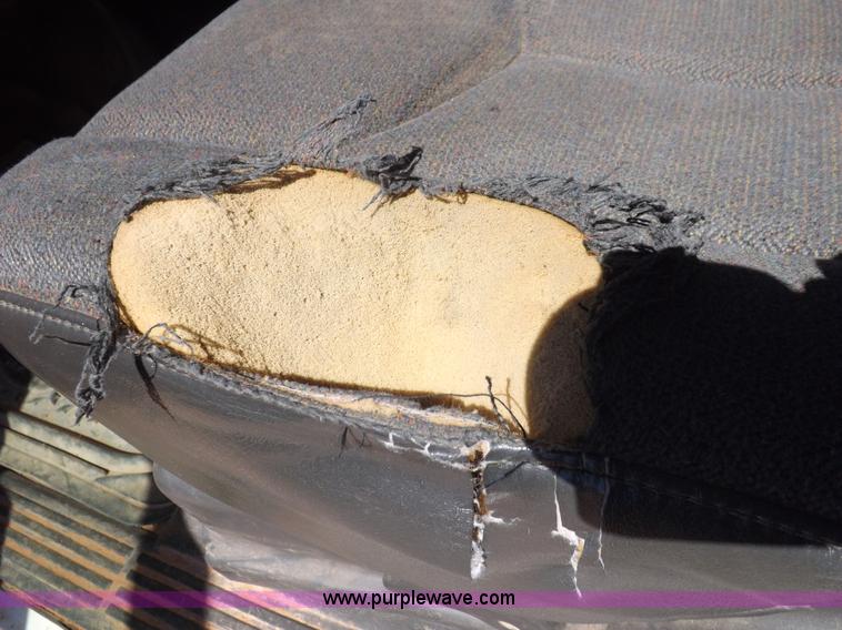 image for item H1795 2006 Chevrolet Silverado 2500HD utility truck