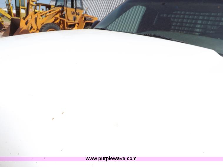 image for item H1795 2006 Chevrolet Silverado 2500HD utility truck