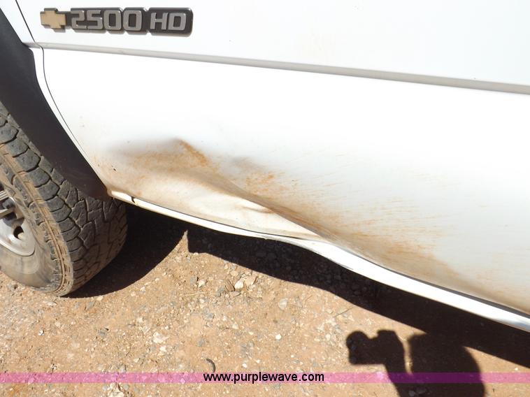 image for item H1795 2006 Chevrolet Silverado 2500HD utility truck