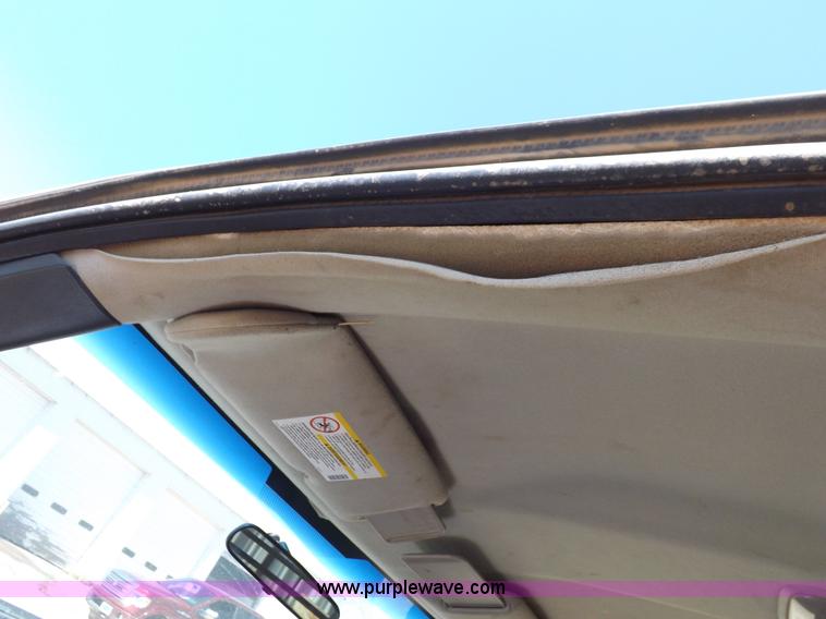 image for item H1795 2006 Chevrolet Silverado 2500HD utility truck