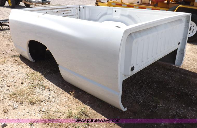 image for item H1840 2005 Dodge pickup bed