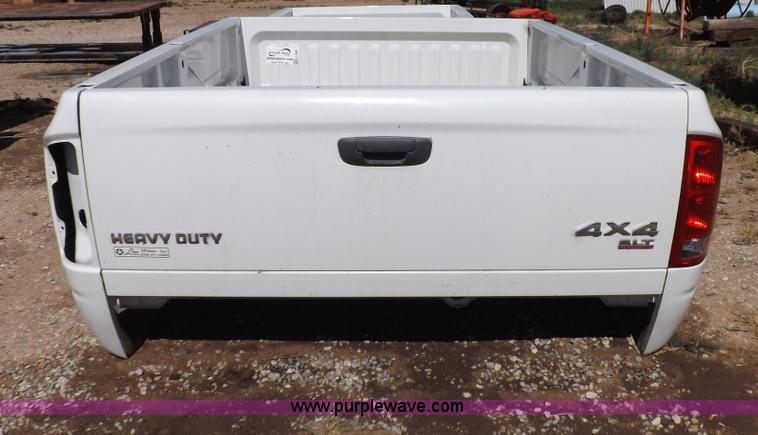 image for item H1840 2005 Dodge pickup bed