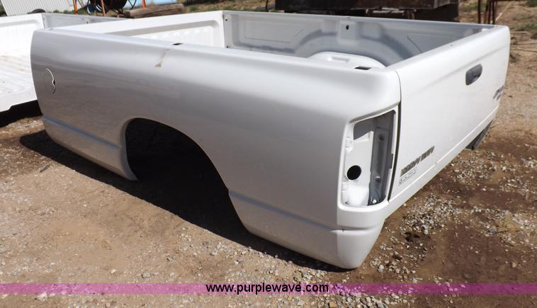 image for item H1840 2005 Dodge pickup bed