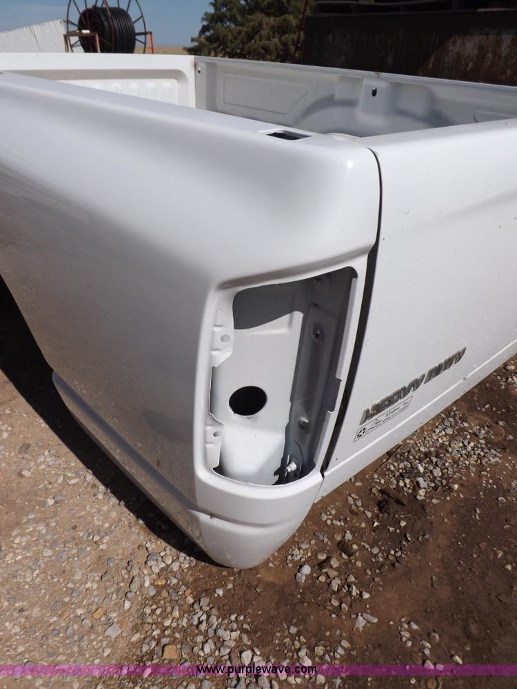 image for item H1840 2005 Dodge pickup bed