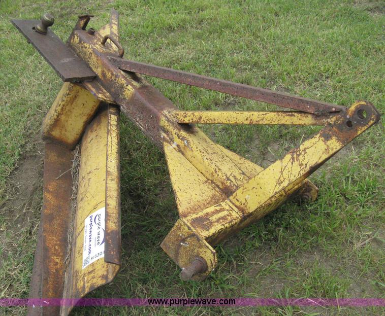 image for item H5324 Three point scraper blade