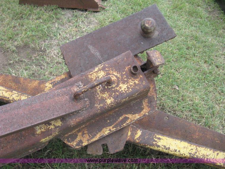 image for item H5324 Three point scraper blade