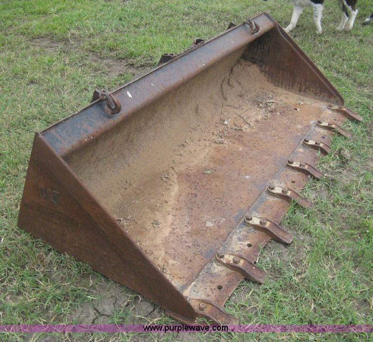 image for item H5325 Caterpillar skid steer bucket