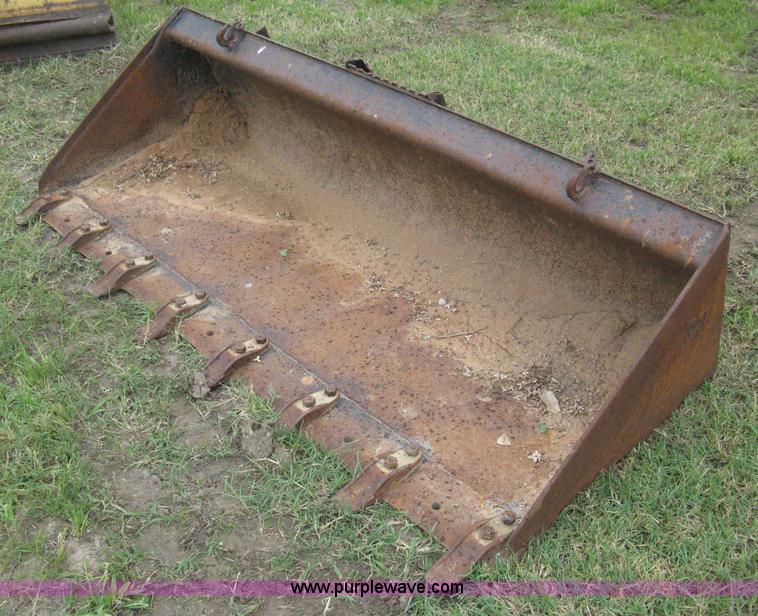 image for item H5325 Caterpillar skid steer bucket