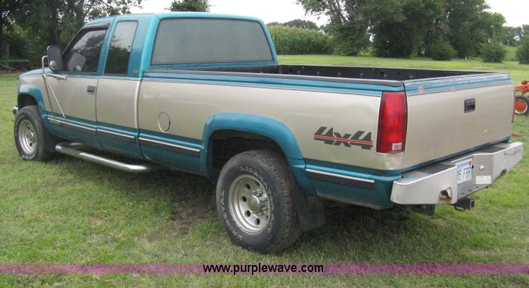 image for item H5327 1993 Chevrolet K3500 Ext. Cab pickup truck