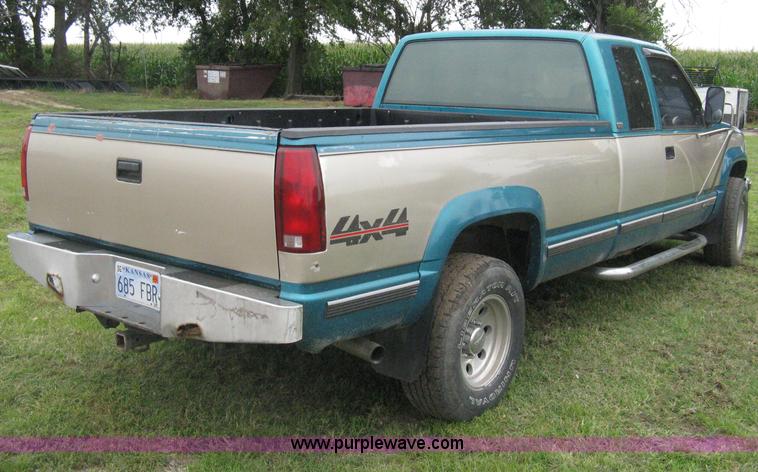 image for item H5327 1993 Chevrolet K3500 Ext. Cab pickup truck