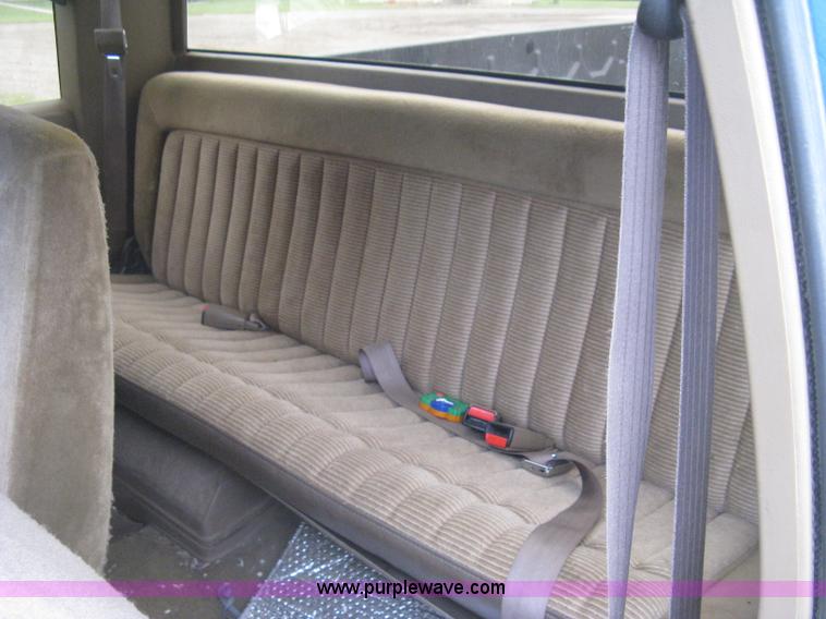 image for item H5327 1993 Chevrolet K3500 Ext. Cab pickup truck