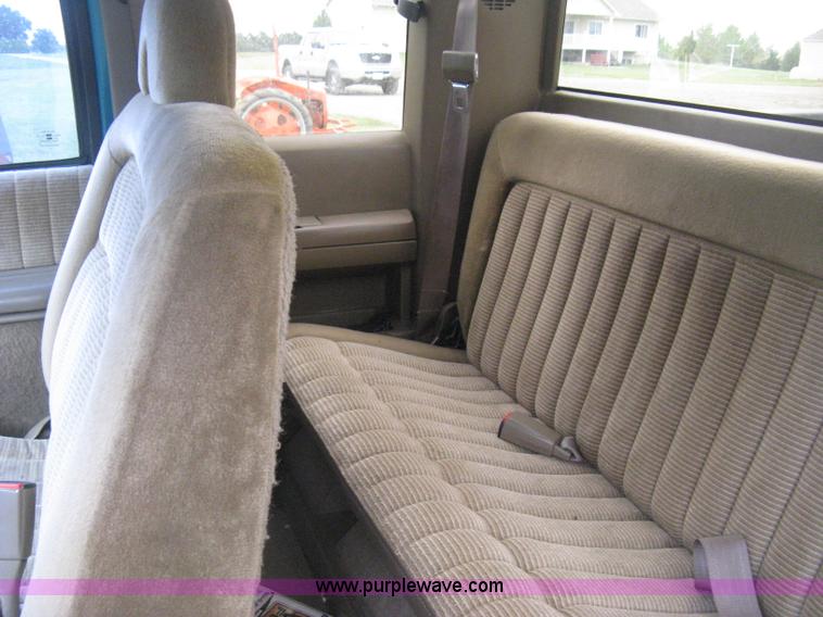 image for item H5327 1993 Chevrolet K3500 Ext. Cab pickup truck