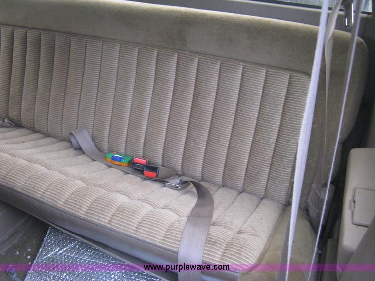 image for item H5327 1993 Chevrolet K3500 Ext. Cab pickup truck