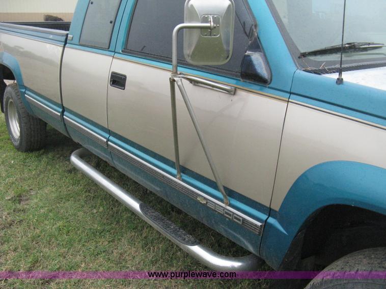 image for item H5327 1993 Chevrolet K3500 Ext. Cab pickup truck