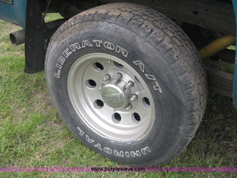 image for item H5327 1993 Chevrolet K3500 Ext. Cab pickup truck