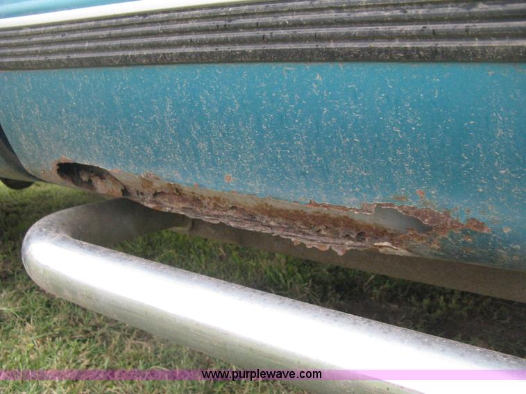 image for item H5327 1993 Chevrolet K3500 Ext. Cab pickup truck