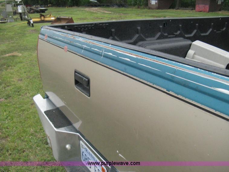 image for item H5327 1993 Chevrolet K3500 Ext. Cab pickup truck