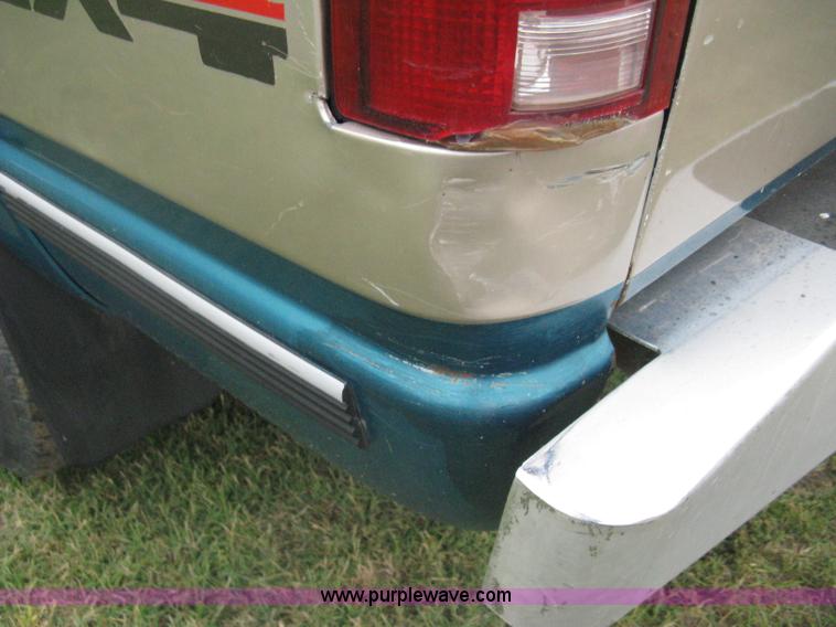 image for item H5327 1993 Chevrolet K3500 Ext. Cab pickup truck