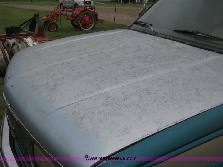 image for item H5327 1993 Chevrolet K3500 Ext. Cab pickup truck