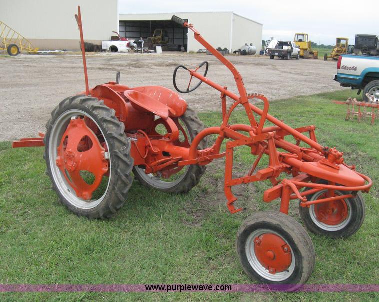 image for item H5329 1947 Allis Chalmers G tractor