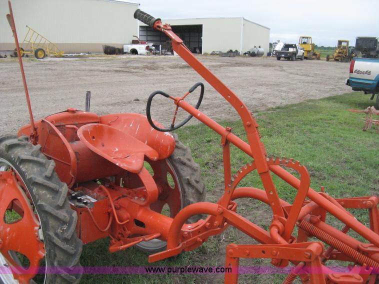 image for item H5329 1947 Allis Chalmers G tractor
