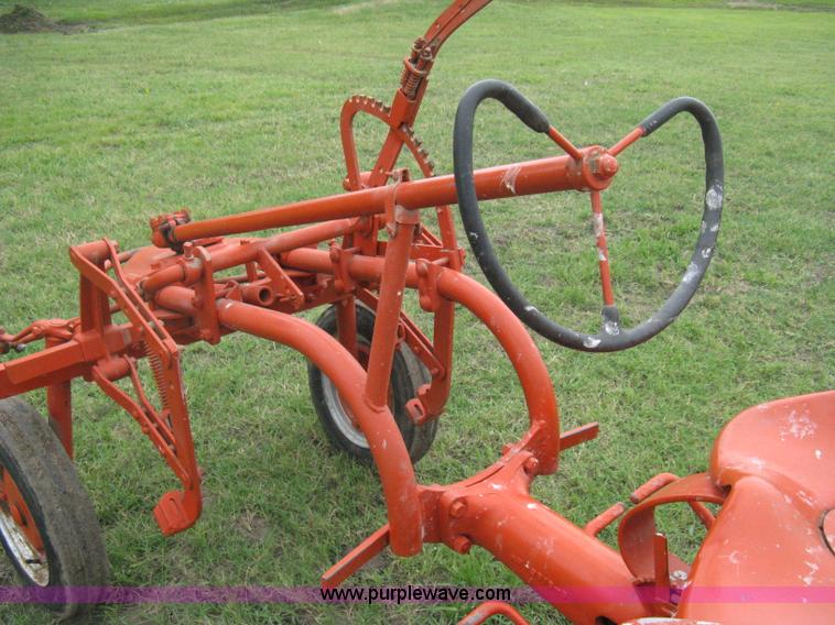 image for item H5329 1947 Allis Chalmers G tractor