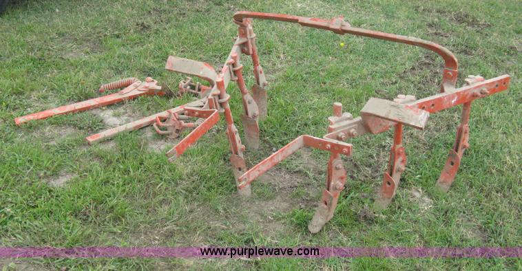 image for item H5329 1947 Allis Chalmers G tractor