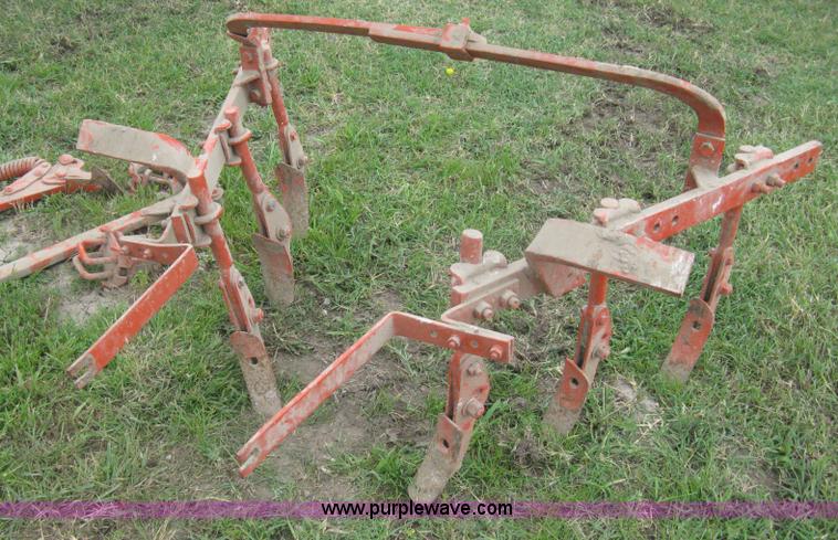 image for item H5329 1947 Allis Chalmers G tractor