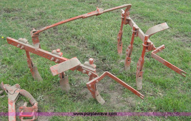 image for item H5329 1947 Allis Chalmers G tractor