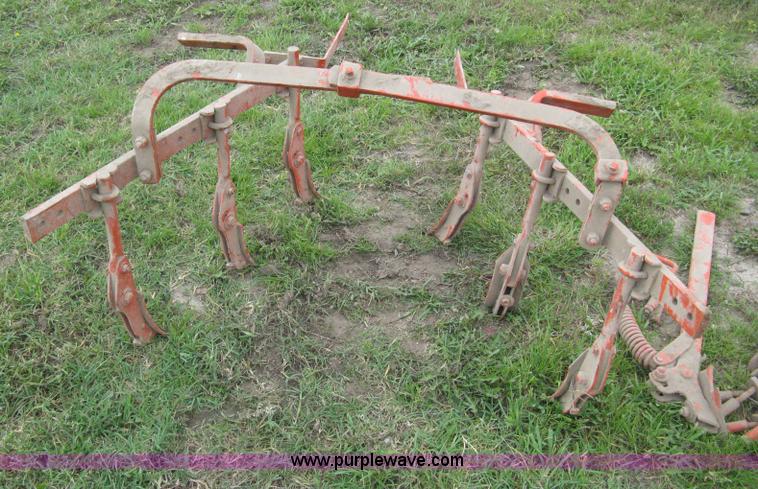 image for item H5329 1947 Allis Chalmers G tractor