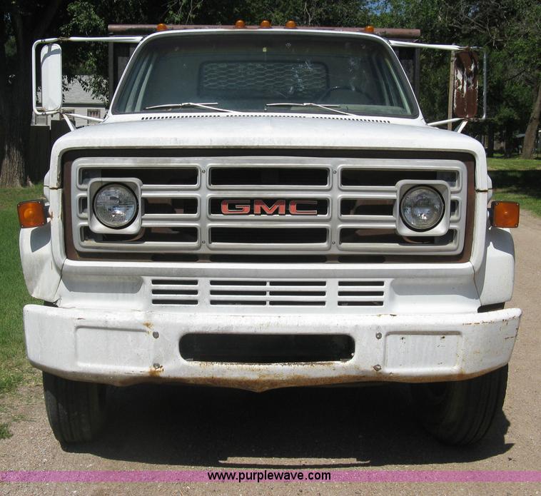 image for item H5344 1987 GMC Sierra 7000 dump bed truck