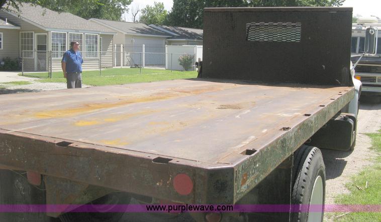 image for item H5344 1987 GMC Sierra 7000 dump bed truck