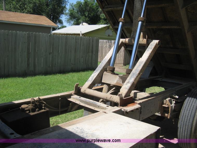 image for item H5344 1987 GMC Sierra 7000 dump bed truck