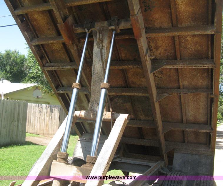 image for item H5344 1987 GMC Sierra 7000 dump bed truck