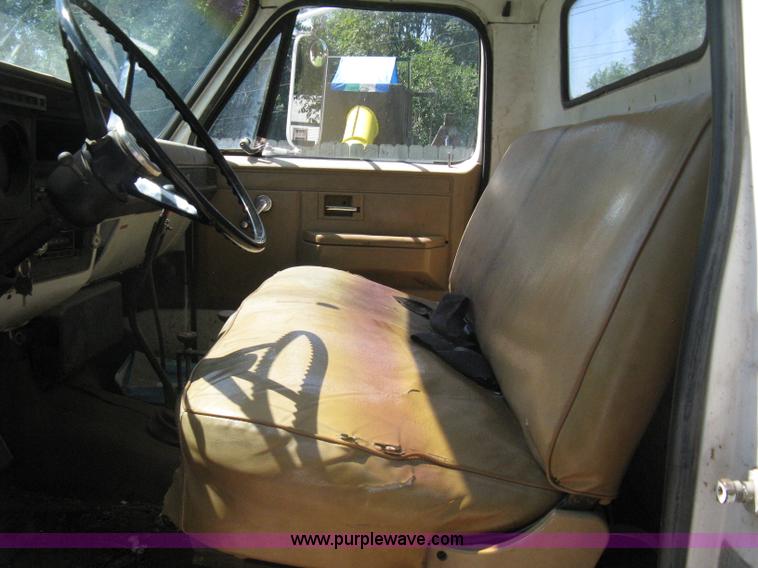 image for item H5344 1987 GMC Sierra 7000 dump bed truck