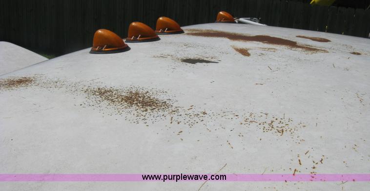 image for item H5344 1987 GMC Sierra 7000 dump bed truck