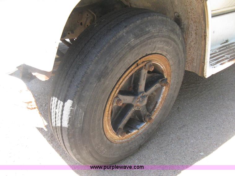 image for item H5344 1987 GMC Sierra 7000 dump bed truck