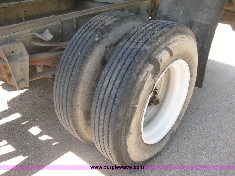 image for item H5344 1987 GMC Sierra 7000 dump bed truck