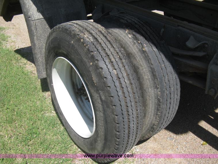 image for item H5344 1987 GMC Sierra 7000 dump bed truck