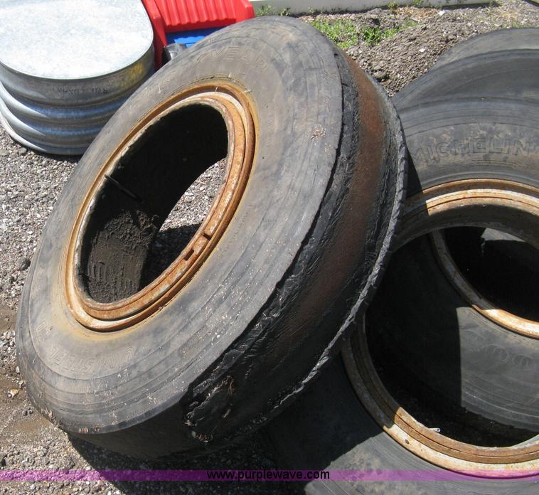 image for item H5344 1987 GMC Sierra 7000 dump bed truck