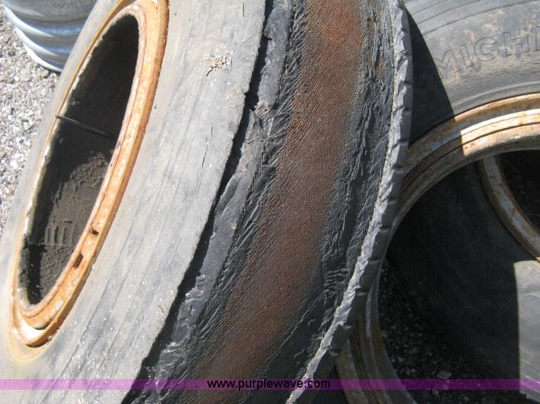 image for item H5344 1987 GMC Sierra 7000 dump bed truck