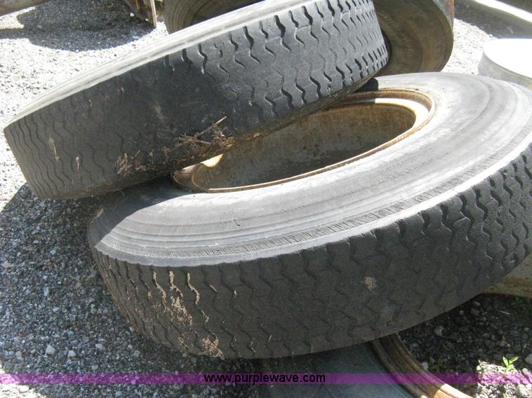 image for item H5344 1987 GMC Sierra 7000 dump bed truck