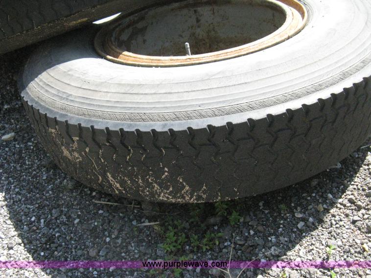 image for item H5344 1987 GMC Sierra 7000 dump bed truck