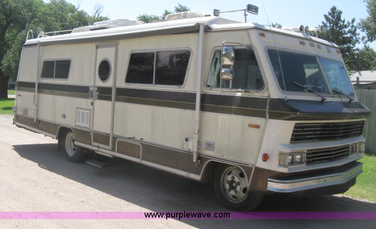 image for item H5348 1977 Vogue Country Club 254 motor home